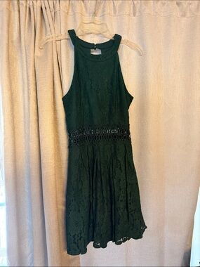 Sleeveless Dark Green Lace Mini Dress with Waist Crochet